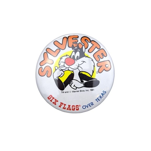 Vintage Six Flags Over Texas Sylvester The Cat Pin Button Souvenir Looney Tunes - Picture 1 of 4